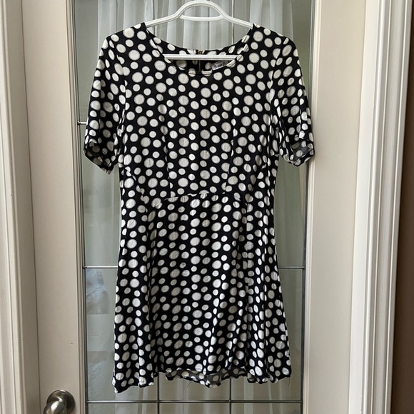 Black and white Barreds dress, size medium. - Picture 1 of 4